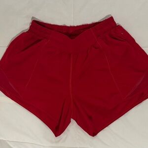 lululemon athletica Women's Red Hotty Hot 2.5 inch. Size 6. Good condition